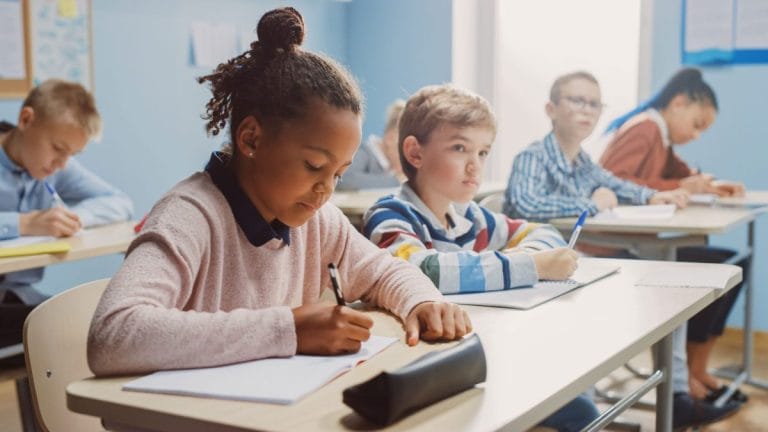 Educația digitală în România